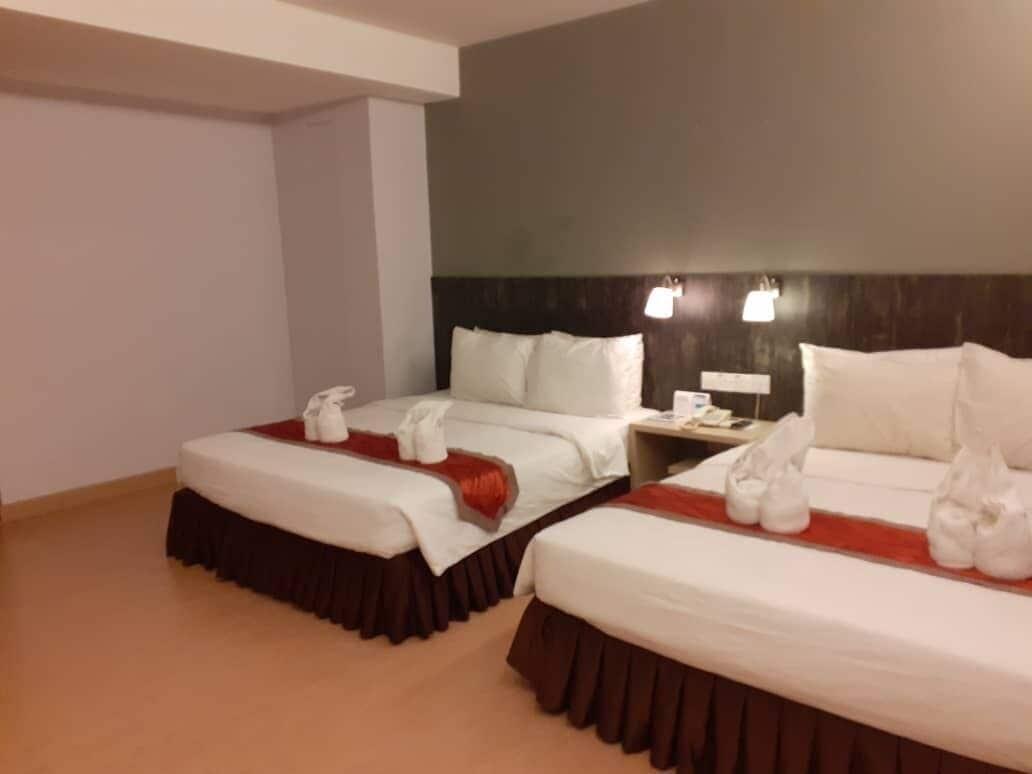 Katel Kuala Lumpur Formally Known As K Hotel Esterno foto